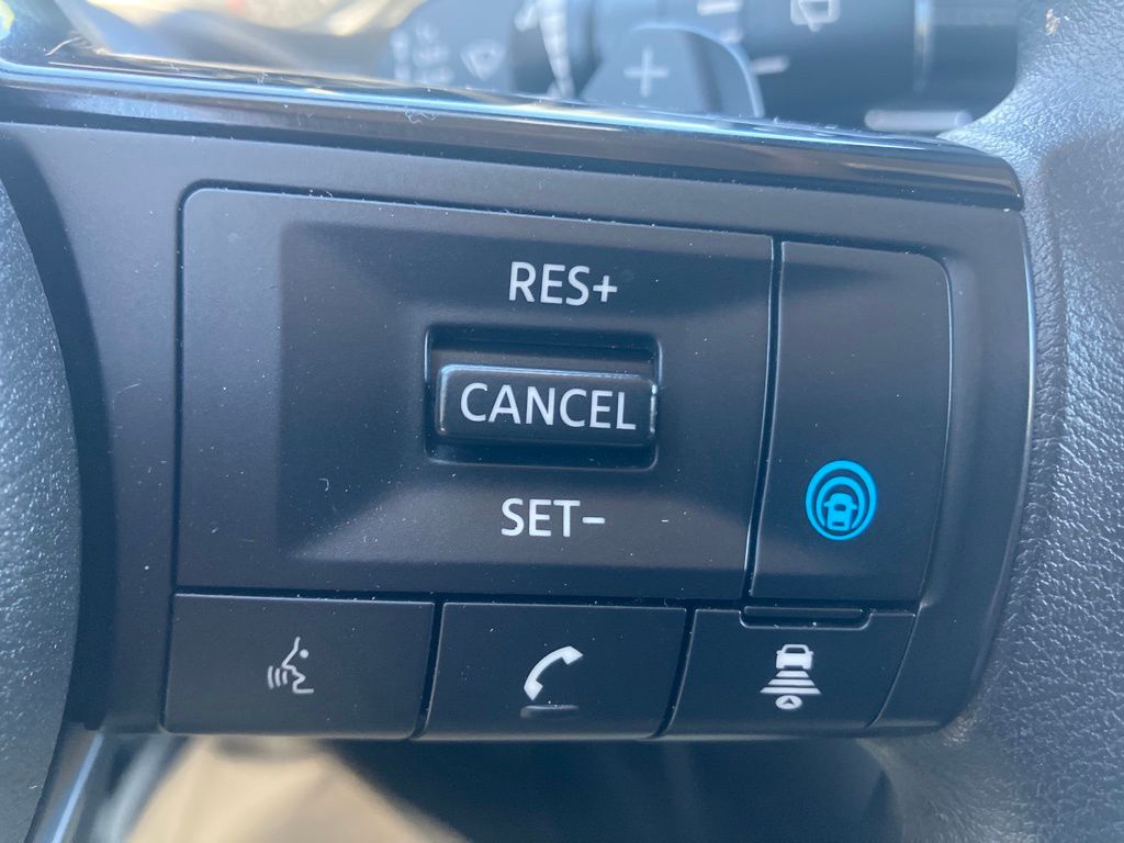 2023 Nissan Rogue SV photo 11