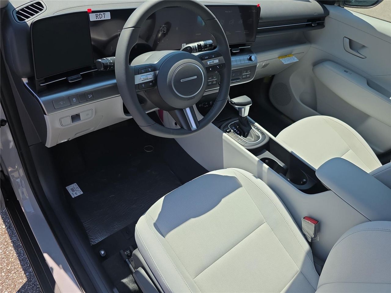 2026 Hyundai Kona SEL photo 2
