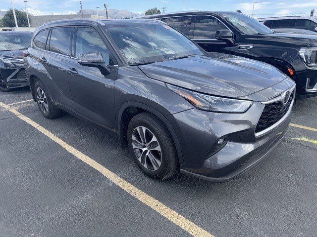 2022 Toyota Highlander XLE photo 3