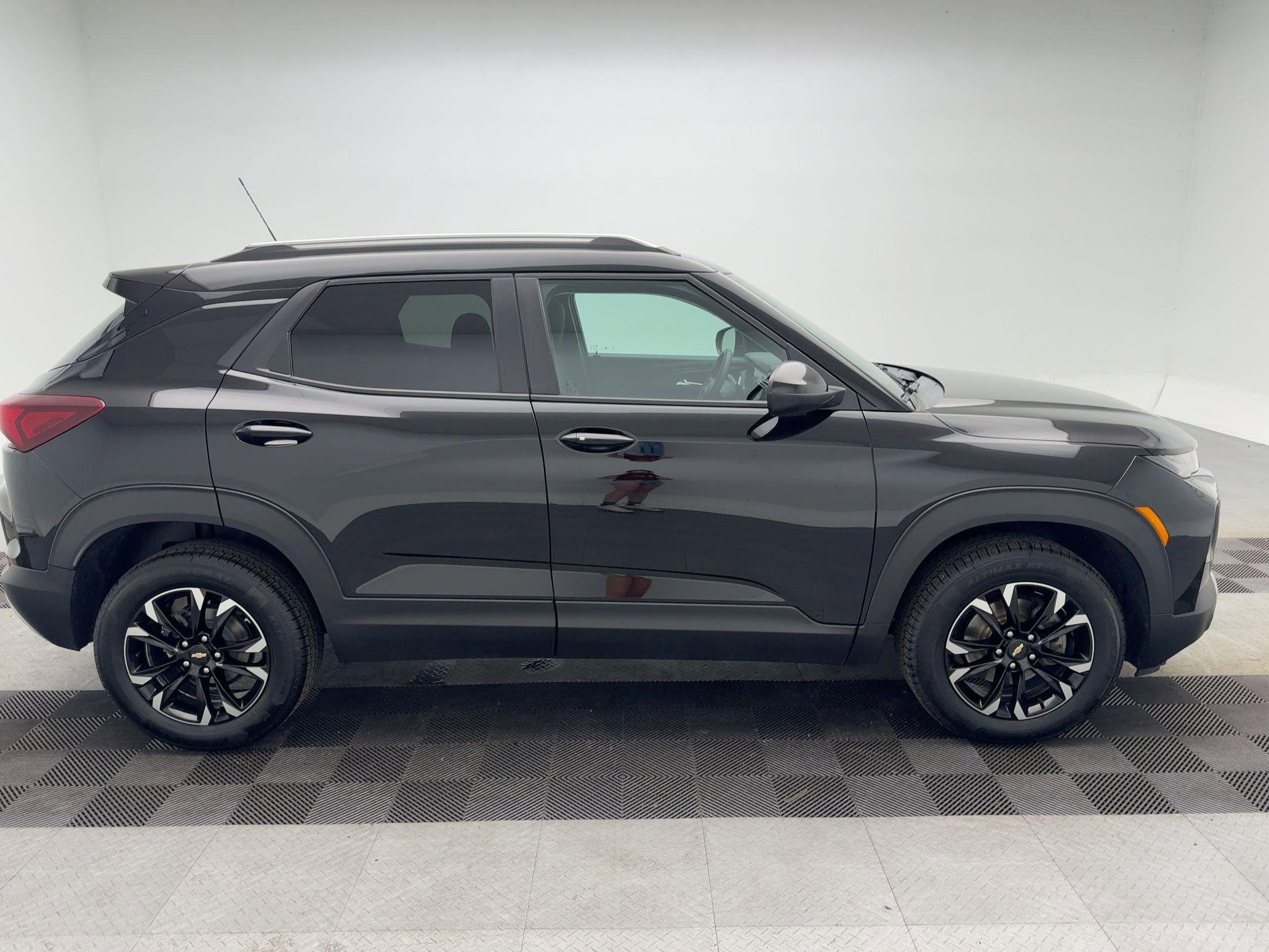 2022 Chevrolet Trailblazer LT photo 4