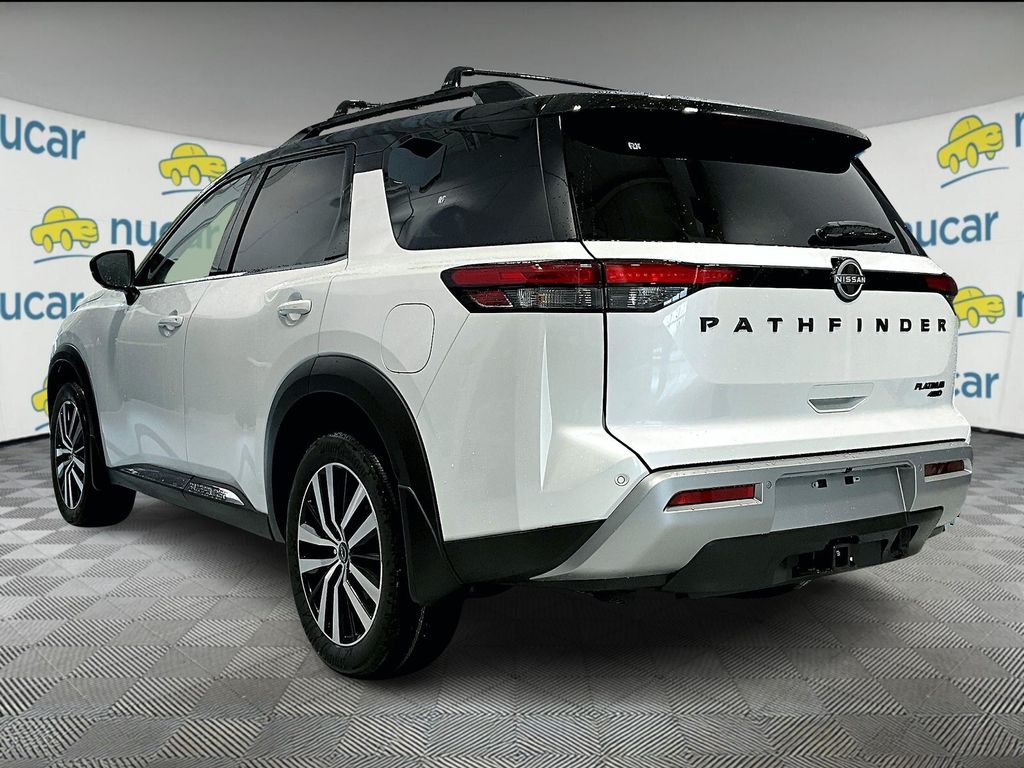 2025 Nissan Pathfinder Platinum photo 3