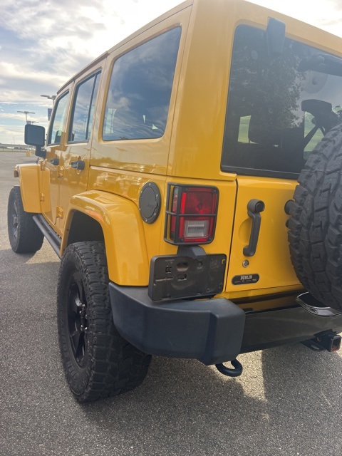 2015 Jeep Wrangler Unlimited Sahara photo 2