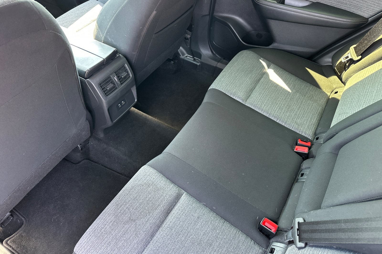 2023 Nissan Rogue SV photo 2