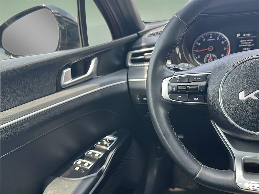 2022 Kia K5 GT-Line photo 13