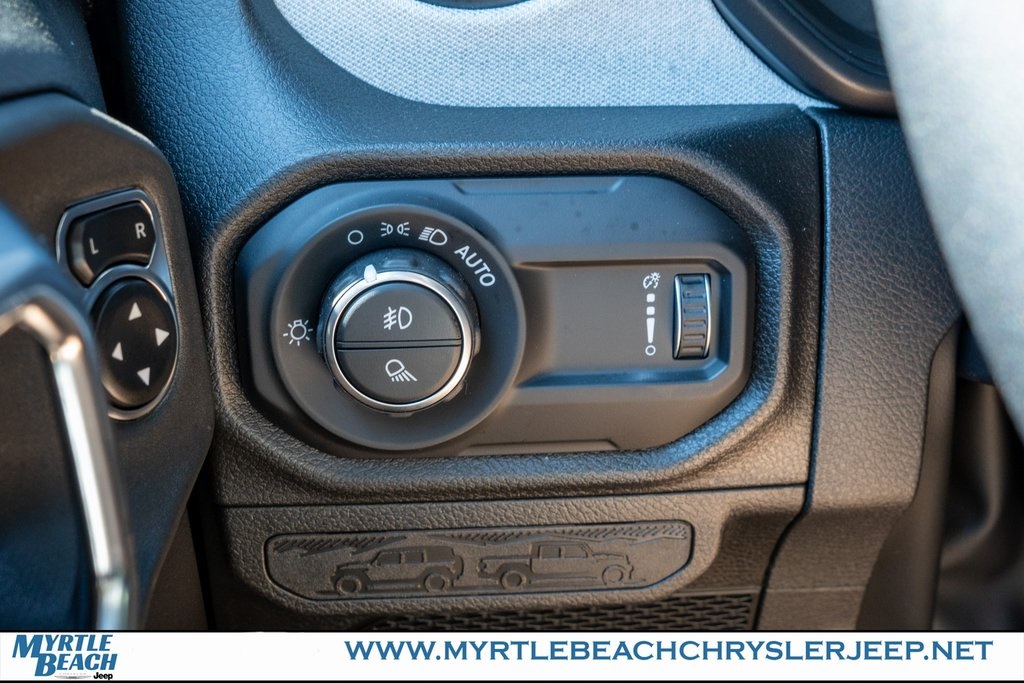 2025 Jeep Gladiator Sport S photo 27