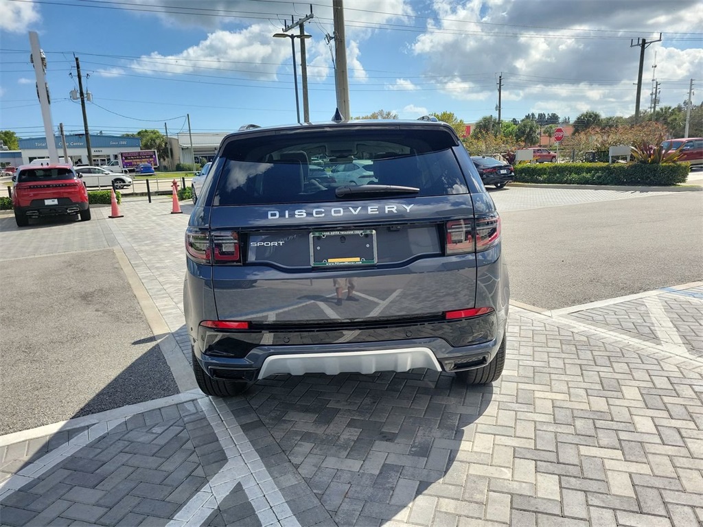 2025 Land Rover Discovery Sport S photo 3
