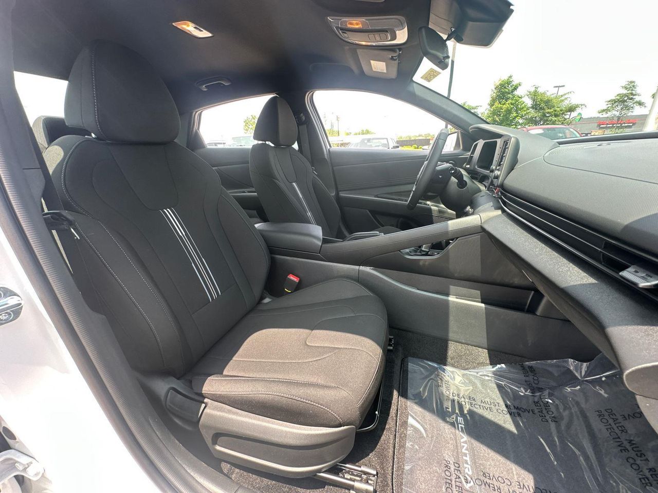 2025 Hyundai Elantra SEL Sport photo 27