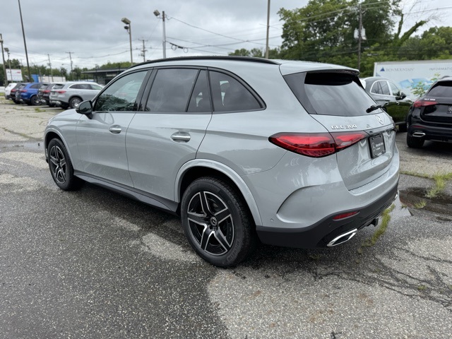 2025 Mercedes Benz GLC 300 4MATIC photo 4