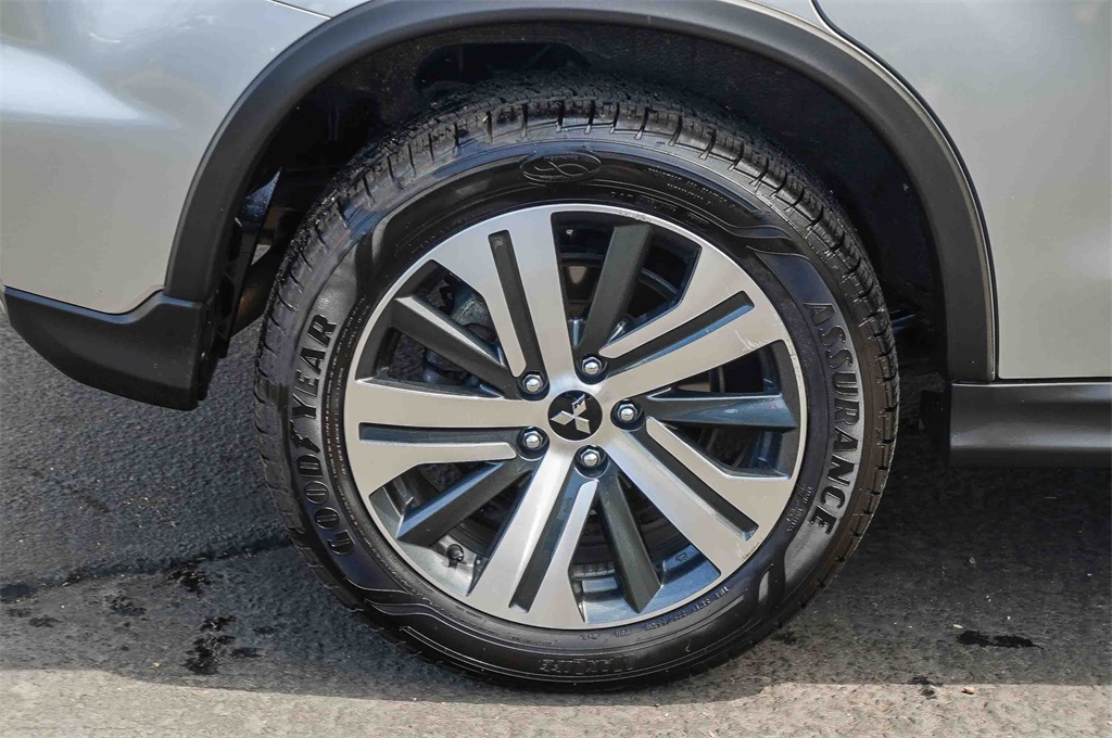 2024 Mitsubishi Outlander Sport ES photo 10