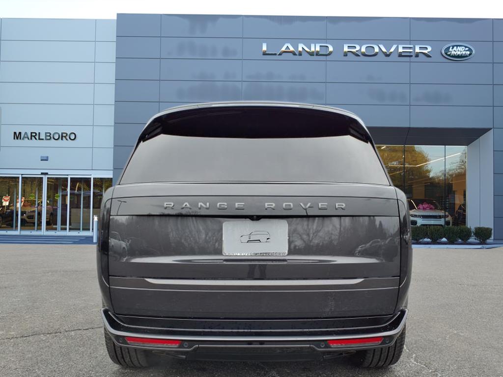 2025 Land Rover Range Rover SE photo 4