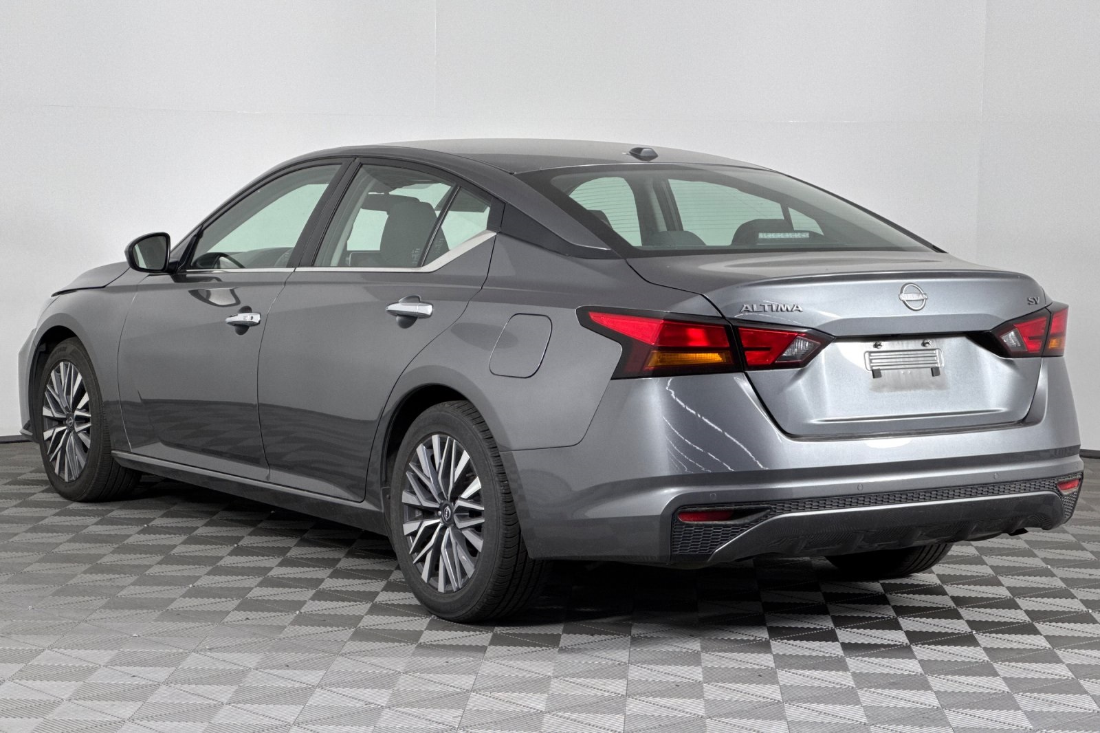 2023 Nissan Altima 2.5 SV photo 5