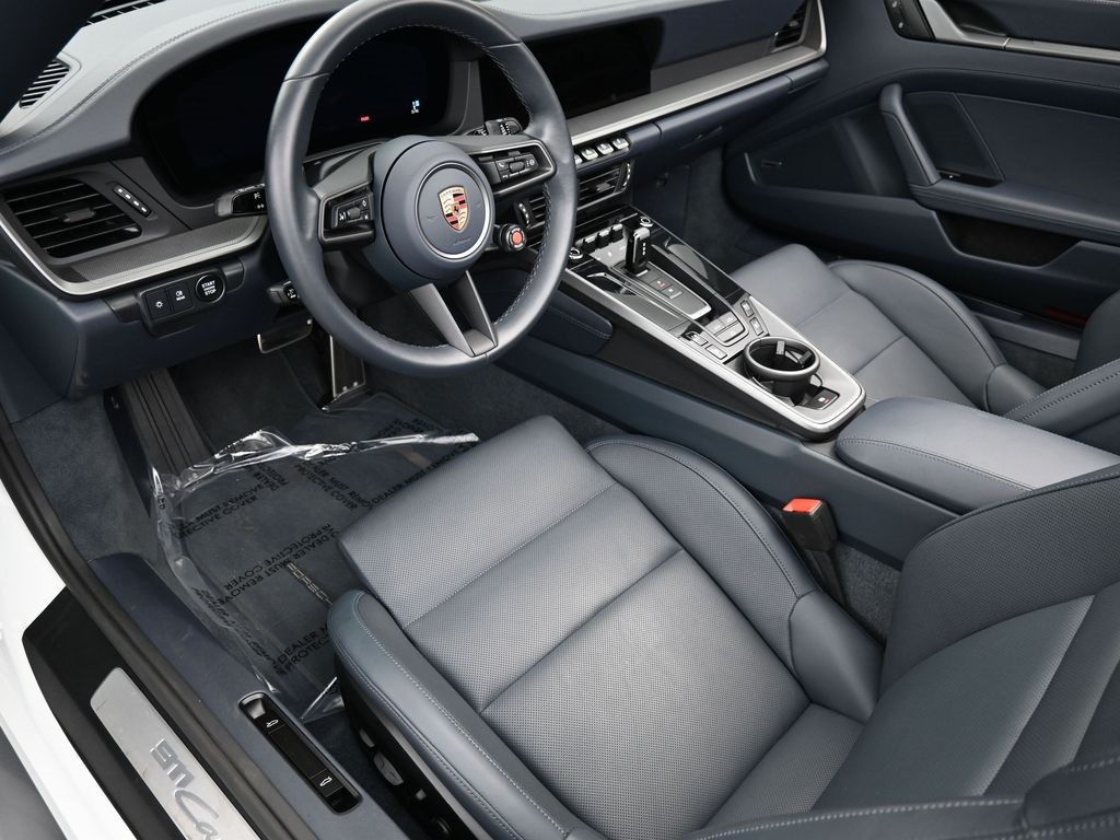 2025 Porsche 911 photo 4