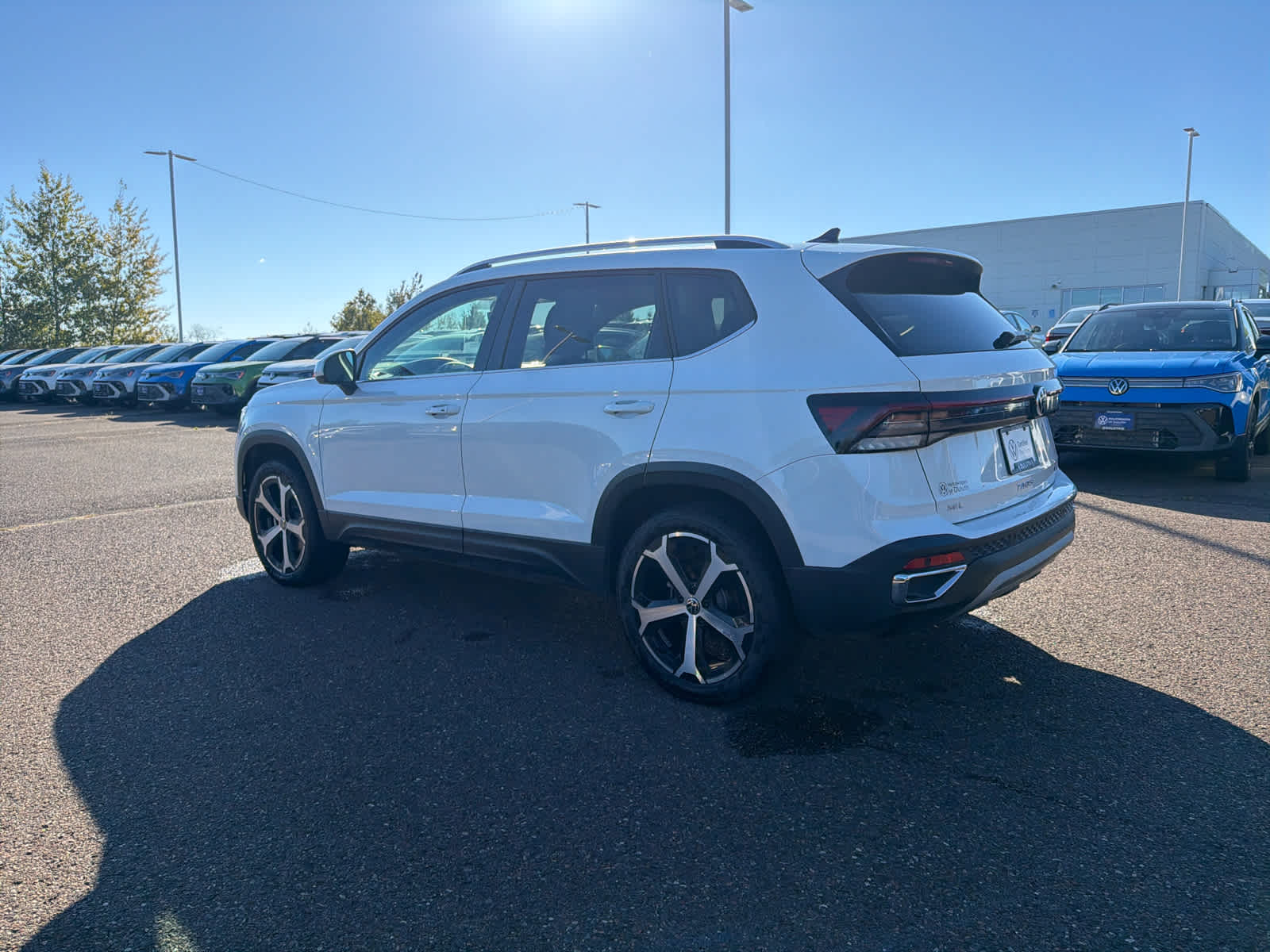 2025 Volkswagen Taos SEL photo 3