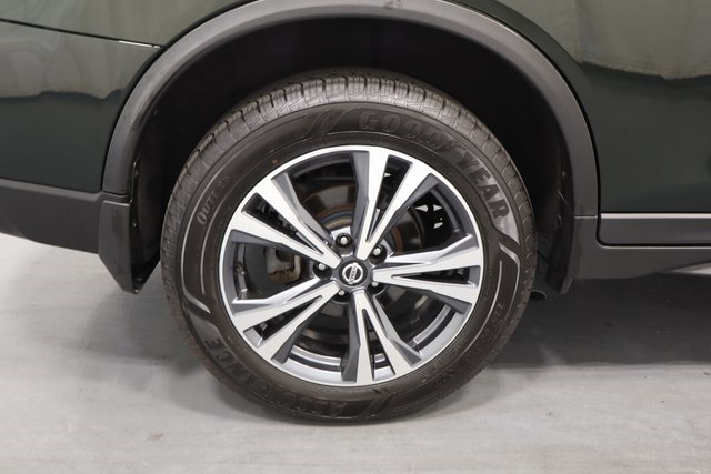 2019 Nissan Rogue SV photo 24
