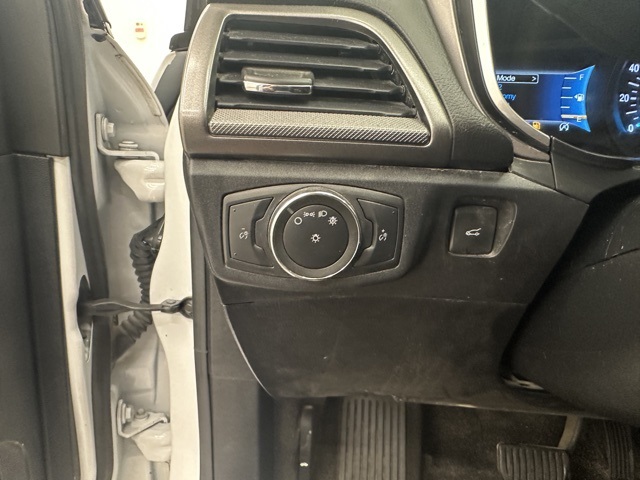 2020 Ford Fusion SE photo 30