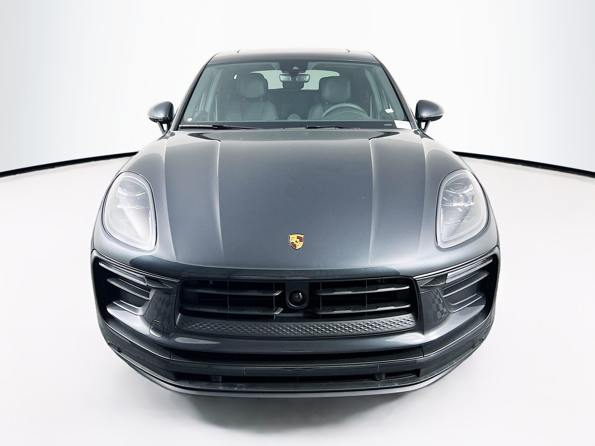 2025 Porsche Macan T photo 3