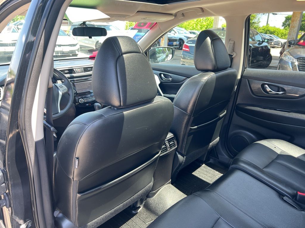 2016 Nissan Rogue SL photo 10