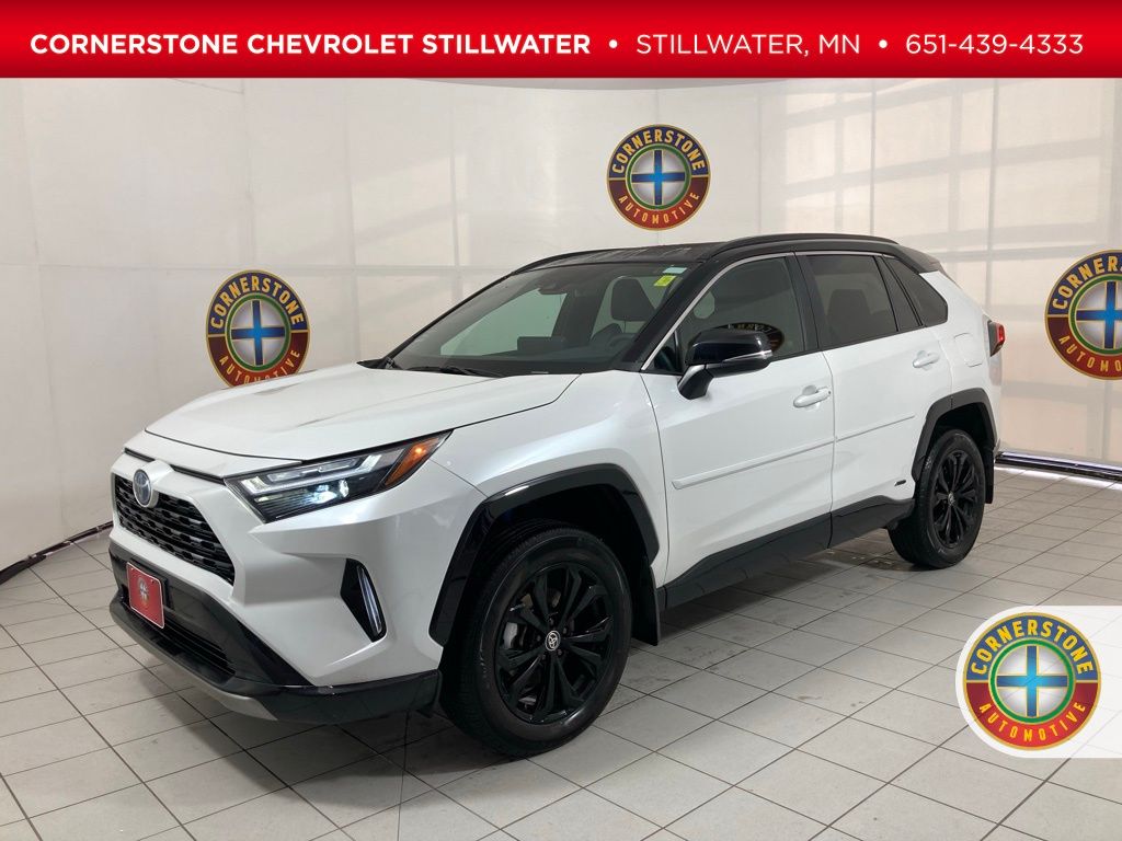 2024 Toyota RAV4 XSE's photo