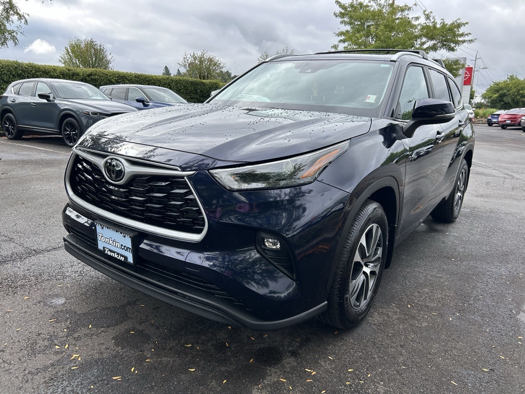2023 Toyota Highlander XLE photo 3
