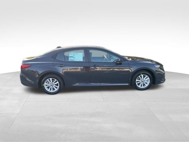2026 Toyota Camry LE photo 7