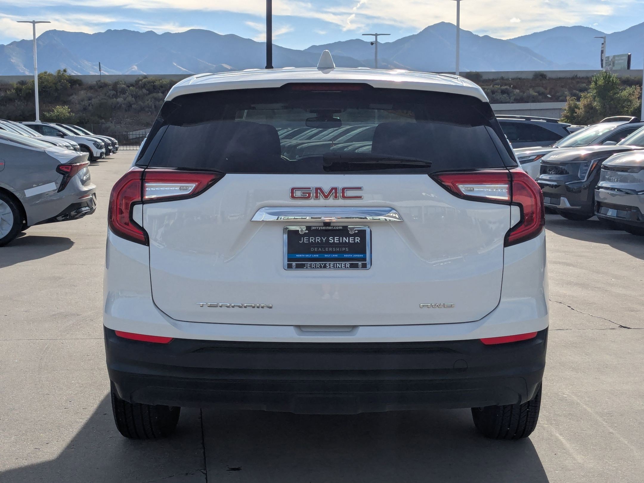 2024 Gmc Terrain SLE photo 3