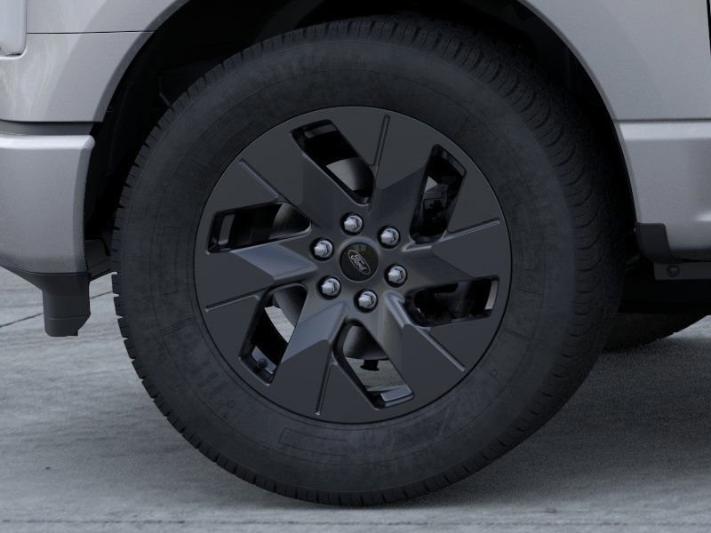 2025 Ford F-150 Lightning photo 13