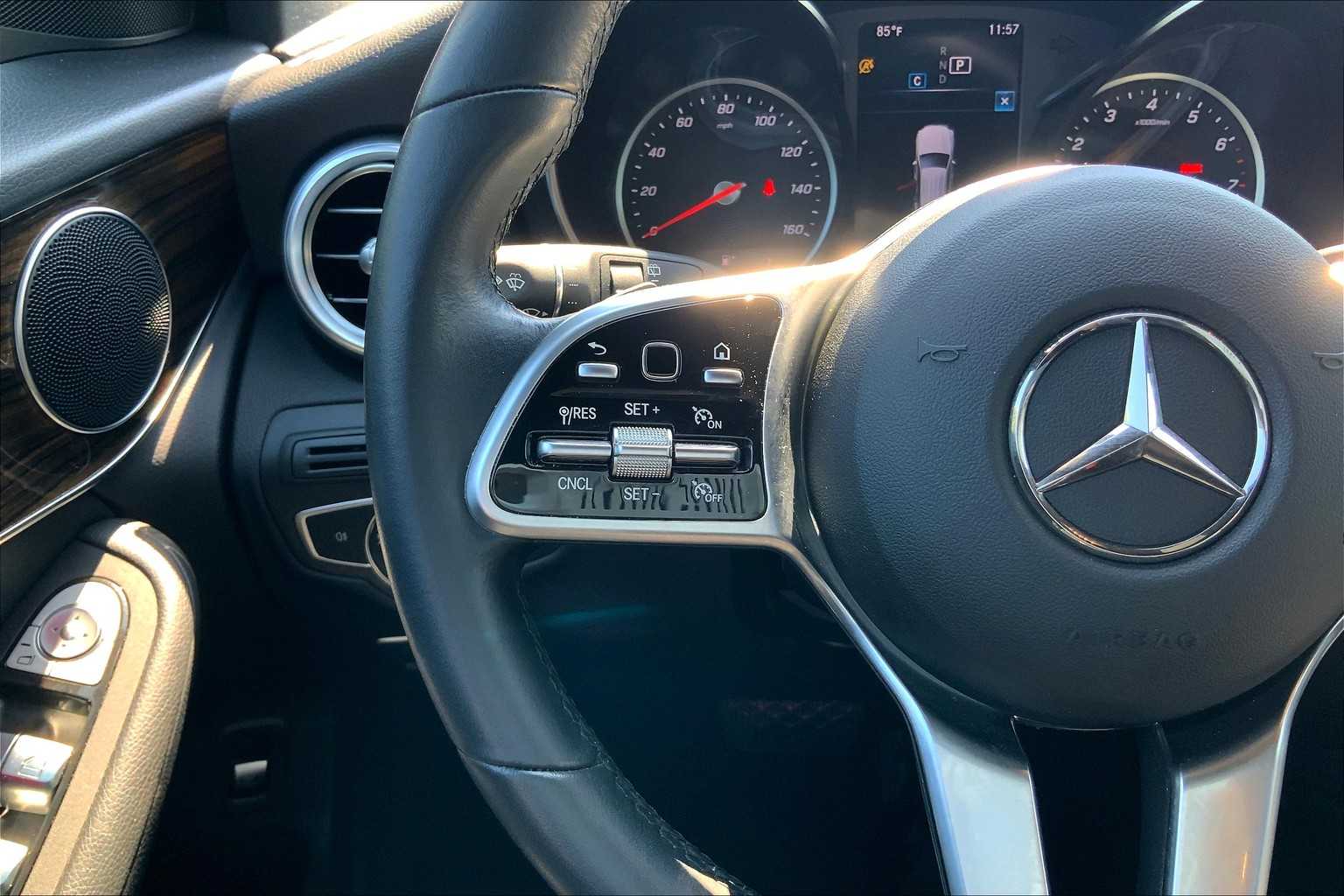2021 Mercedes Benz GLC 300 photo 26