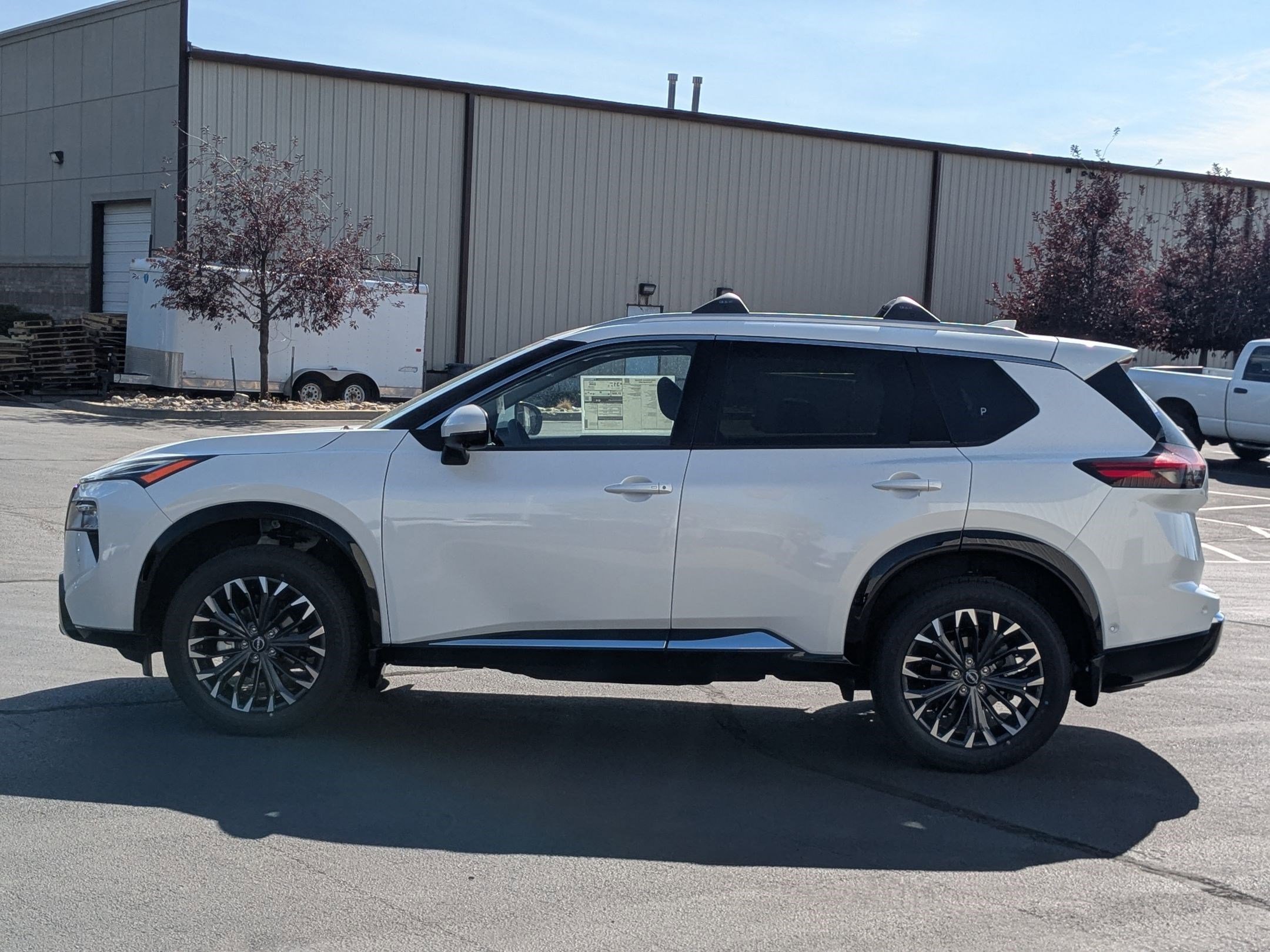 2026 Nissan Rogue Platinum photo 3