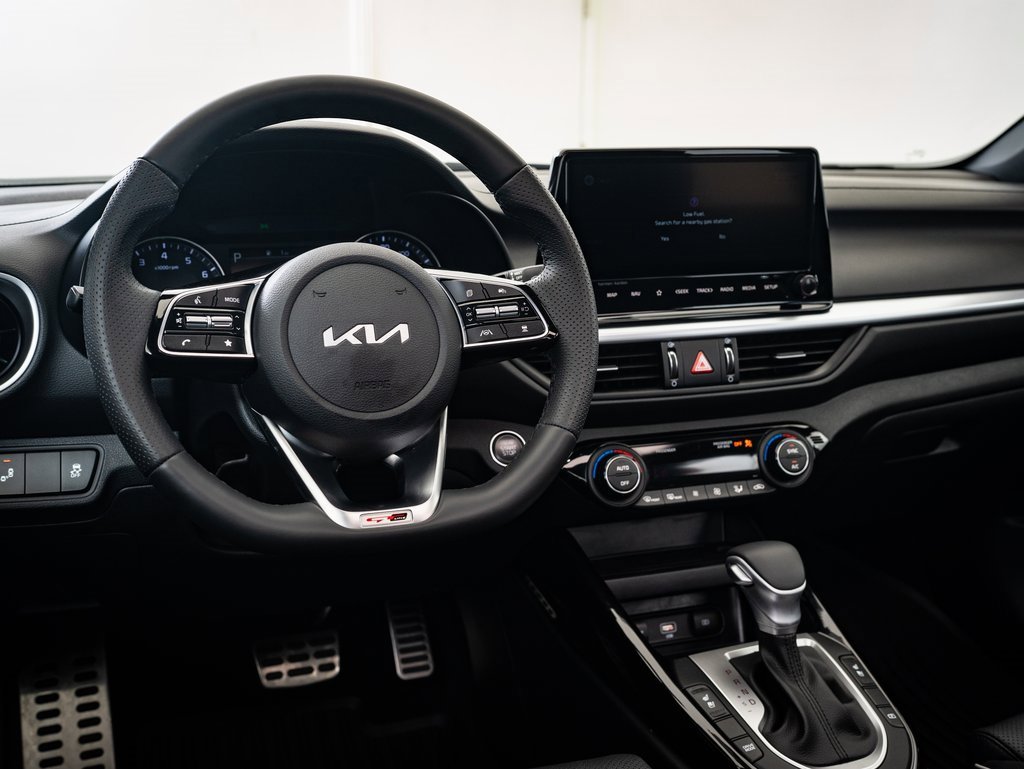 2022 Kia Forte GT-Line photo 4