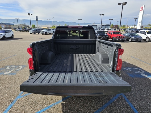 2022 Chevrolet Silverado 1500 RST photo 3