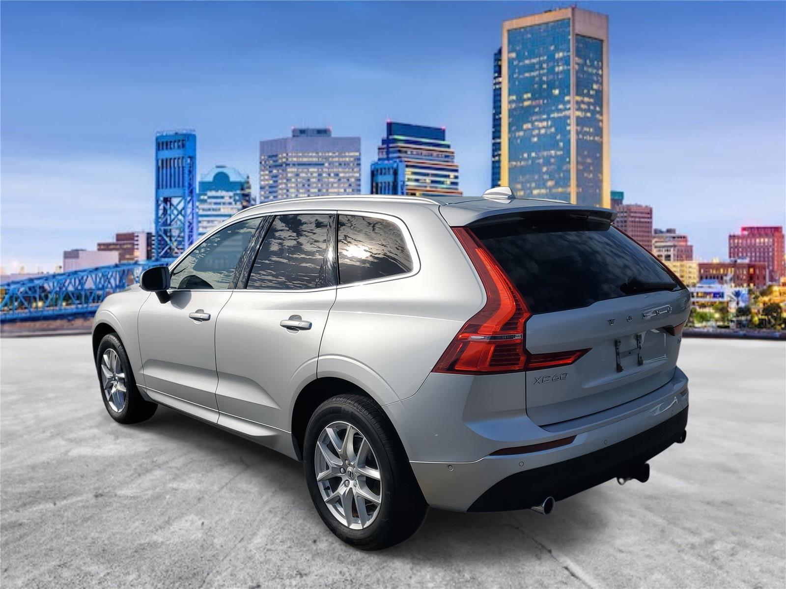 2019 Volvo XC60 Momentum photo 2