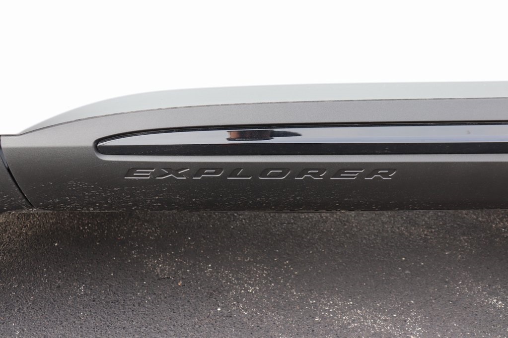 2026 Ford Explorer photo 4