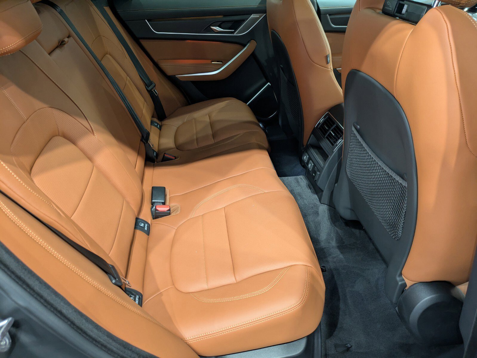 2026 Jaguar F-PACE P250 R-Dynamic S photo 21