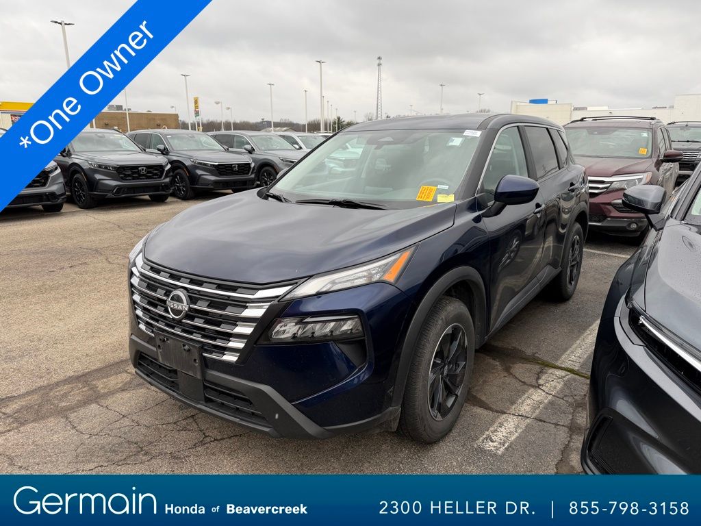 2024 Nissan Rogue SV's photo