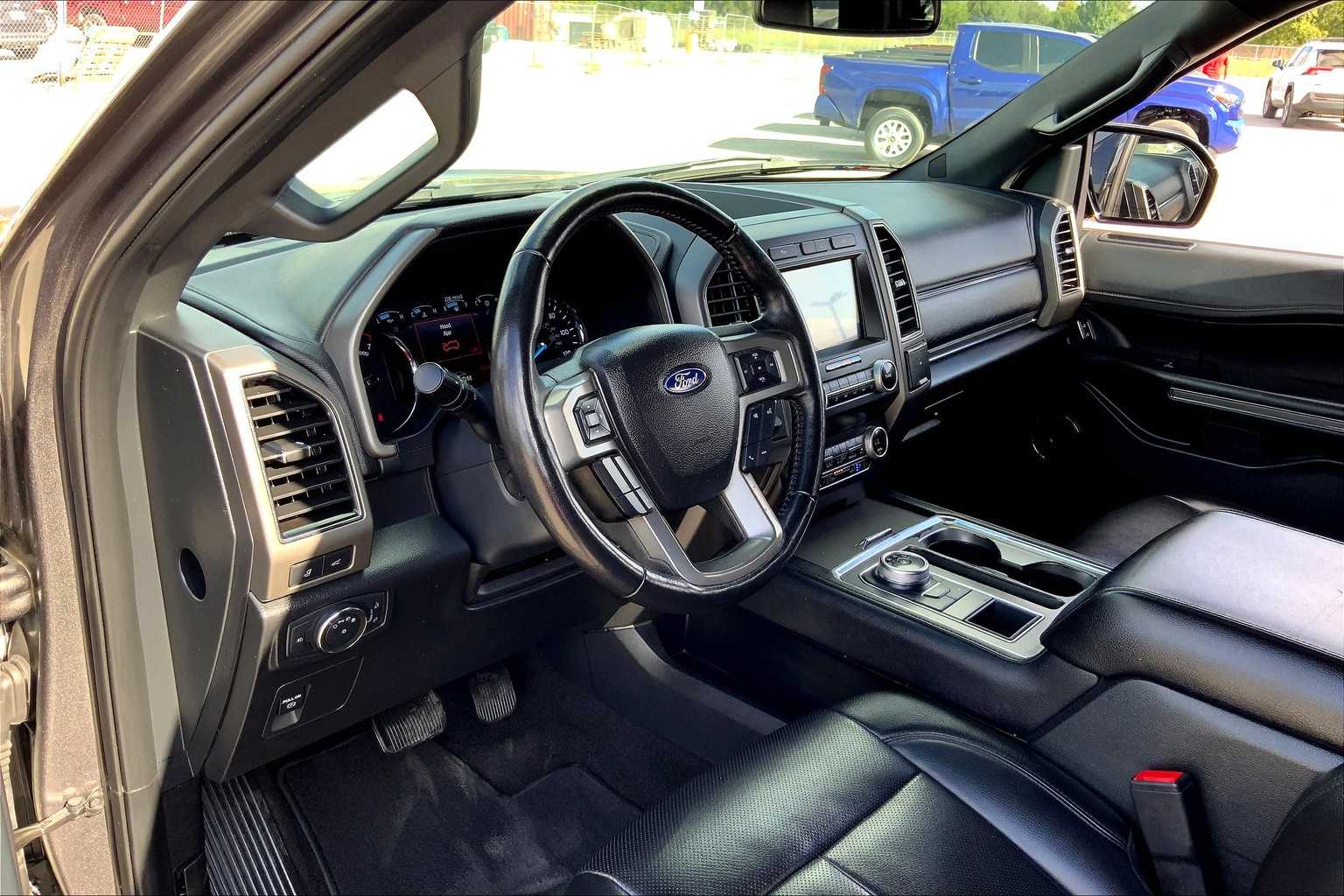 2021 Ford Expedition XLT photo 16