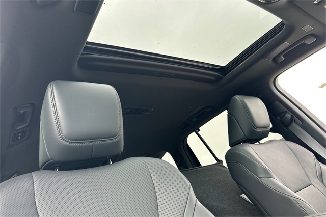 2025 Lexus LX photo 14