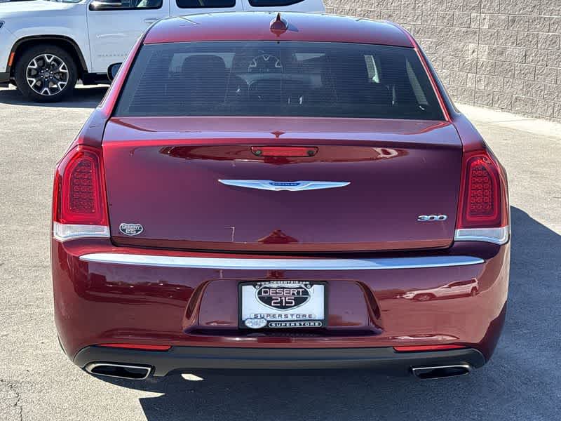 2020 Chrysler 300 Touring photo 7