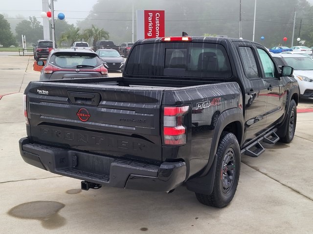 2025 Nissan Frontier PRO-4X photo 2