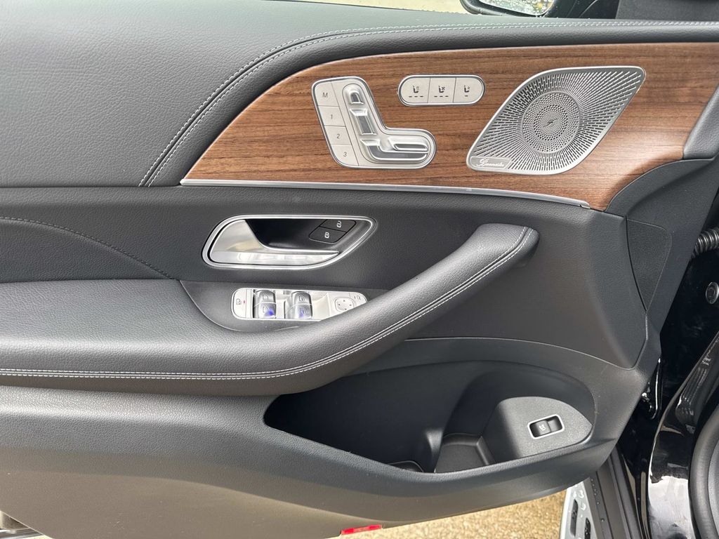 2026 Mercedes Benz GLE 580 4MATIC photo 15