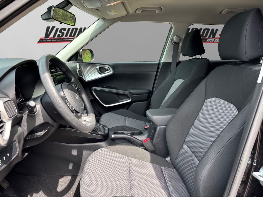2023 Kia Soul LX photo 14