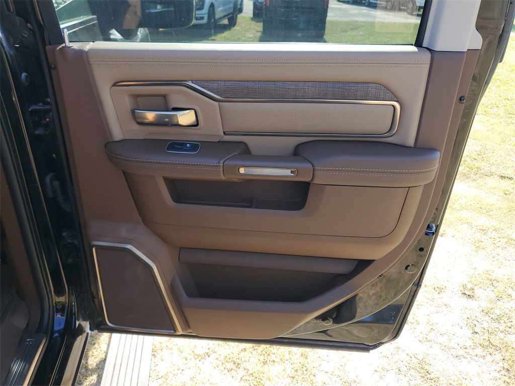 2024 Ram 3500 Laramie Longhorn photo 31