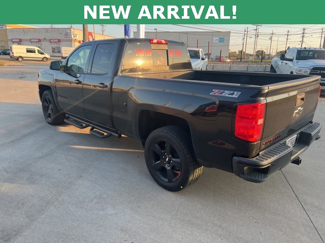 2017 Chevrolet Silverado 1500 LT photo 3