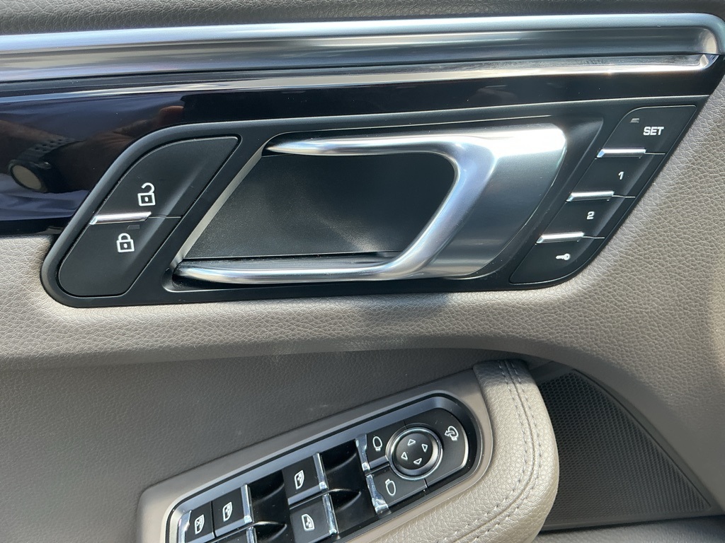 2024 Porsche Macan Base photo 22