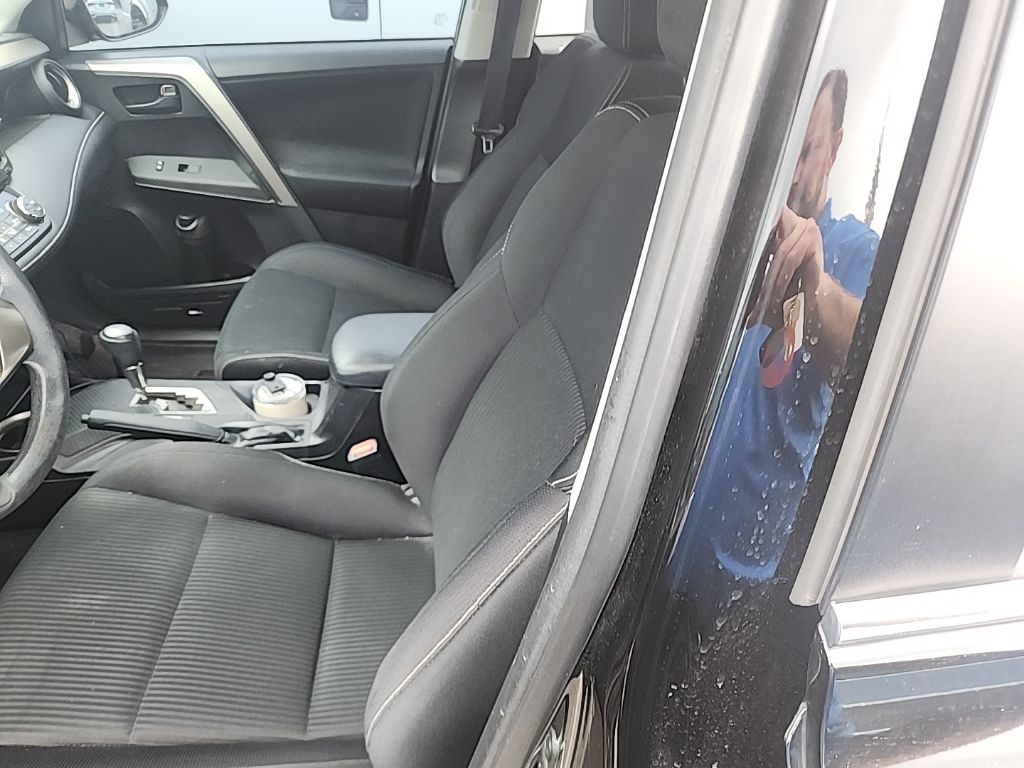 2013 Toyota RAV4 XLE photo 10
