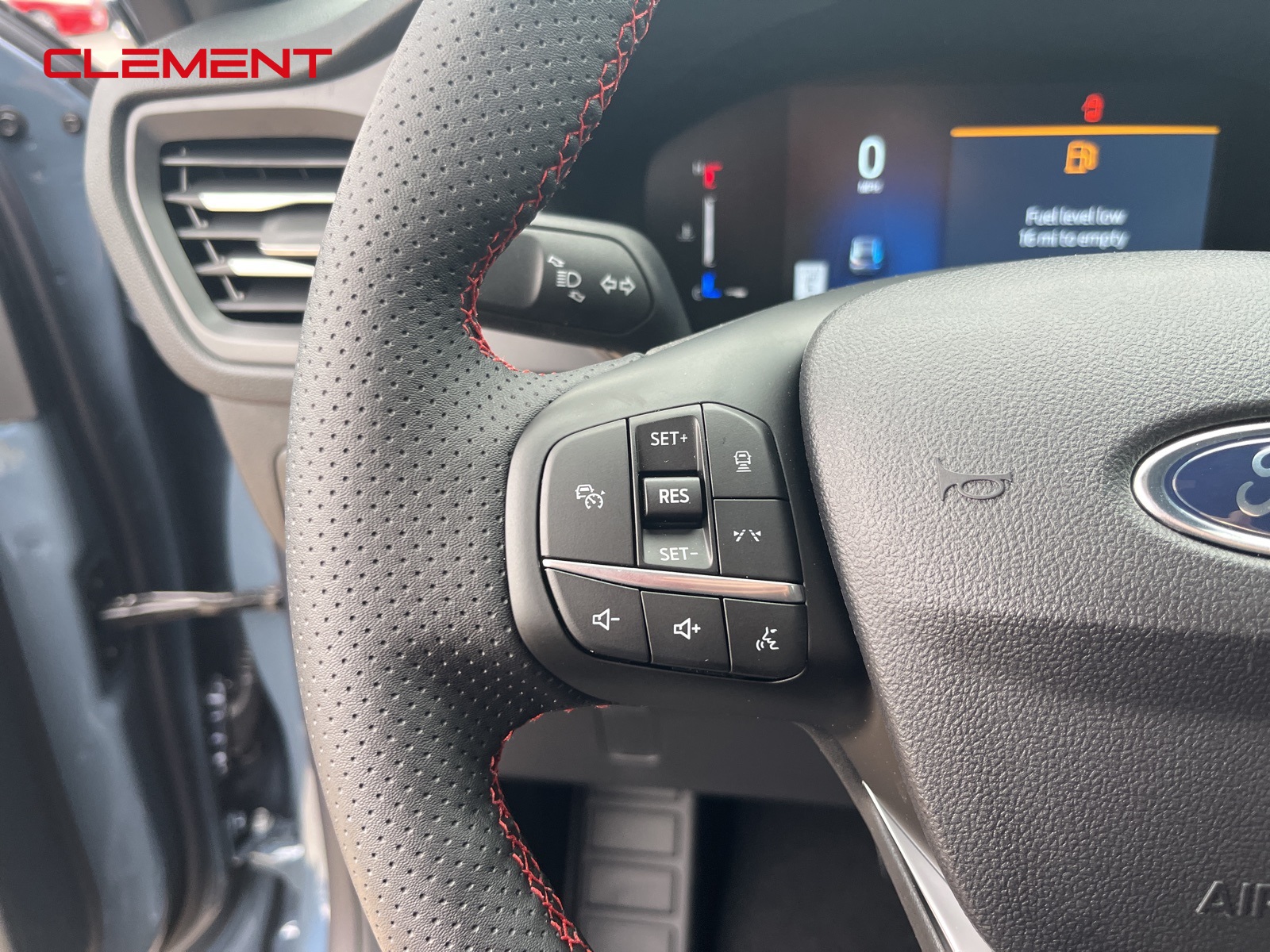 2025 Ford Escape ST-Line photo 5