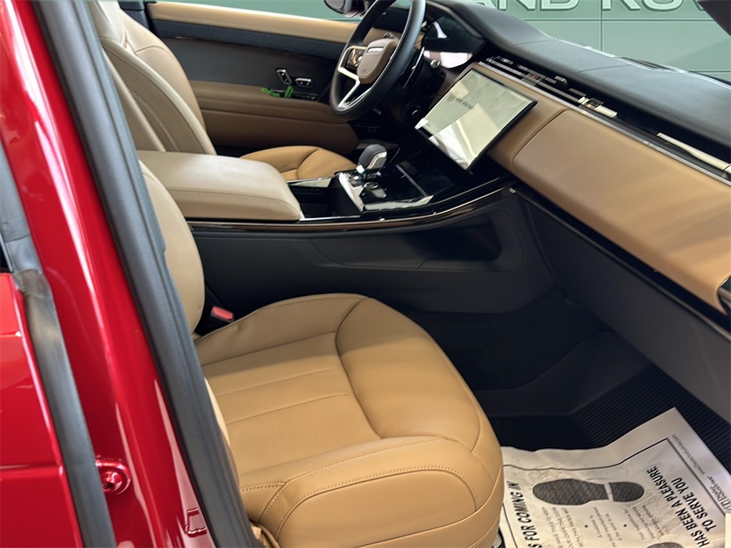 2025 Land Rover Range Rover Sport SE photo 16