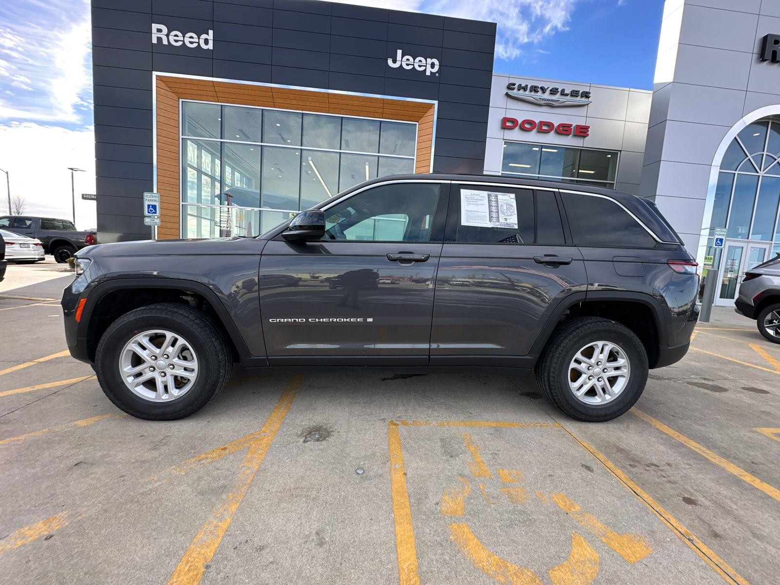 Used 2024 Jeep Grand Cherokee Laredo with VIN 1C4RJHAG2R8621916 for sale in Kansas City