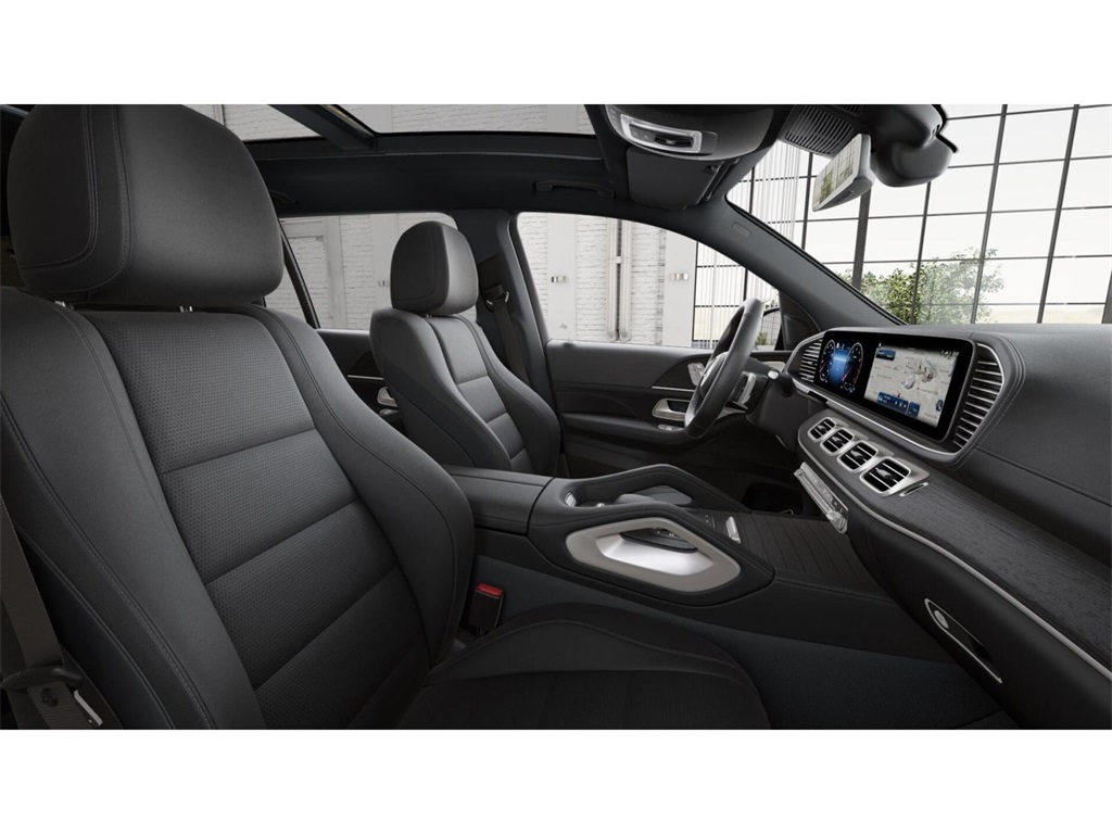 2026 Mercedes Benz GLS 450 4MATIC photo 4