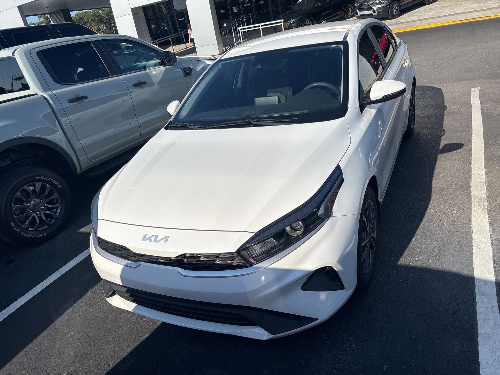 2023 Kia Forte LXS photo 2