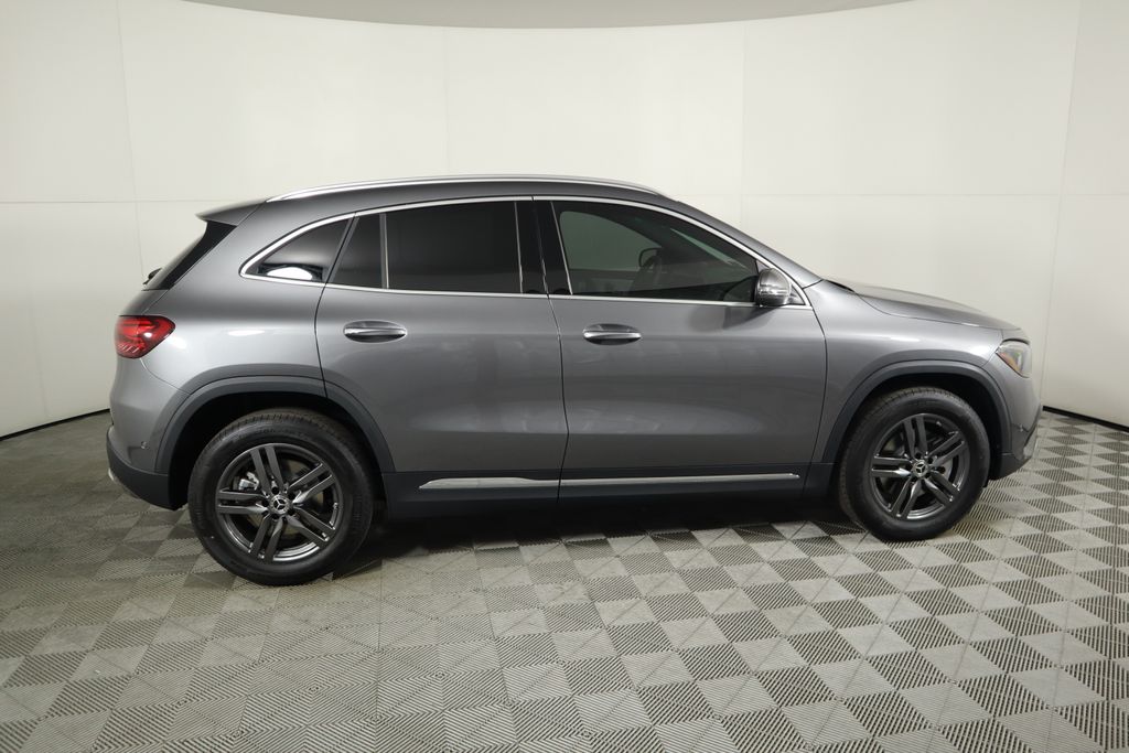 2025 Mercedes Benz GLA 250 photo 4